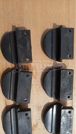 Aprilia Scarabeo 125 - 250 szatyorakasztó - 5/6