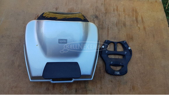 Aprilia Scarabeo 125 - 200 gyári hátsó doboz - 1/10