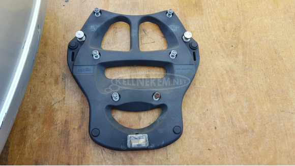 Aprilia Scarabeo 125 - 200 gyári hátsó doboz - 2/10