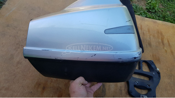 Aprilia Scarabeo 125 - 200 gyári hátsó doboz - 4/10