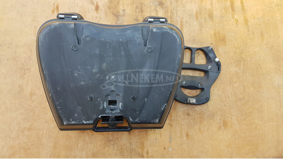 Aprilia Scarabeo 125 - 200 gyári hátsó doboz - 9/10