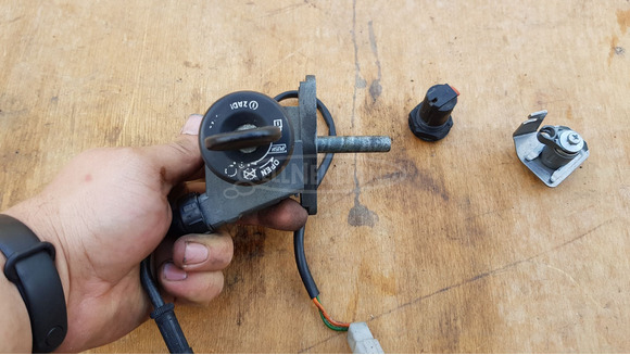 Aprilia Scarabeo 125 - 250 (piaggio) gyújtáskapcsoló zárszettel - 8/8