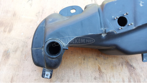 Aprilia Scarabeo 125 - 200 üzemanyag tank - 2/9