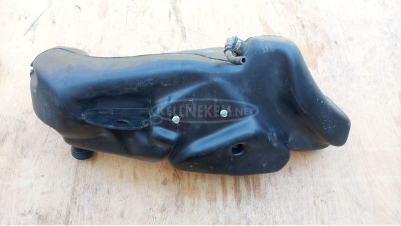 Aprilia Scarabeo 125 - 200 üzemanyag tank - 4/9