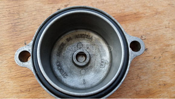 Aprilia Scarabeo 125 - 200 olajszűrő fedél - 3/4