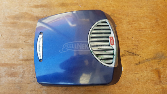 Aprilia Scarabeo 125 - 200 első idom betét - 4/9