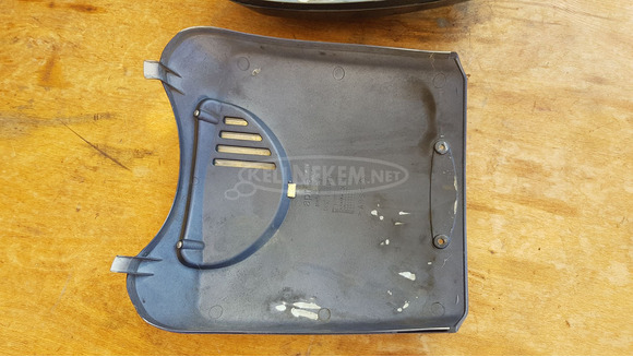 Aprilia Scarabeo 125 - 200 első idom betét - 8/9