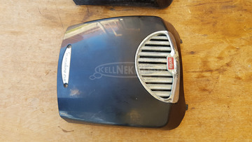 Aprilia Scarabeo 125 - 200 első idom betét 2