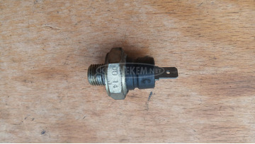 Aprilia Scarabeo 125 - 200 olajnyomás gomba