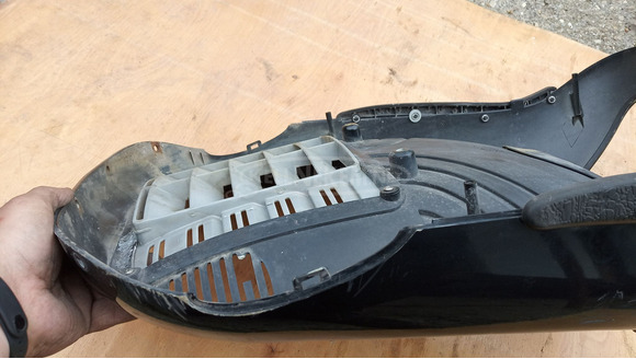 Aprilia Scarabeo 125 - 200 első idom fekete - 10/10