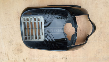 Aprilia Scarabeo 125 - 200 első idom fekete 2