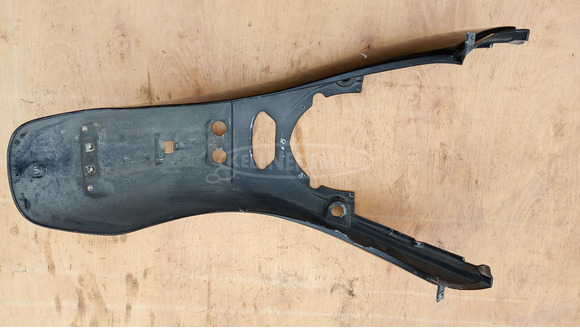 Aprilia Scarabeo 125 - 200 hátsó sárvédő 2 fekete - 7/8