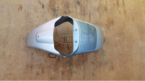 Aprilia Scarabeo 125 - 200 első sárvédő ezüst - 1/8