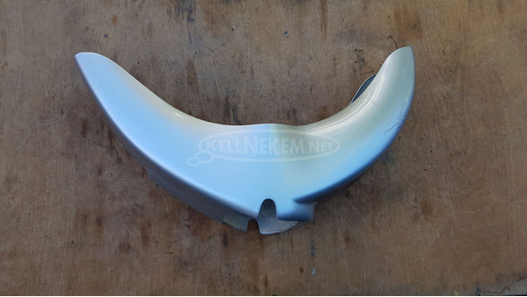 Aprilia Scarabeo 125 - 200 első sárvédő ezüst - 3/8