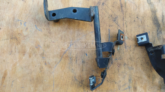 Aprilia Scarabeo 125 - 250 (piaggio) plexi rögzítő konzol - 4/9