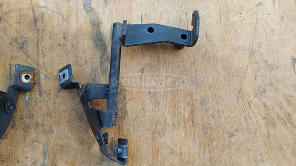 Aprilia Scarabeo 125 - 250 (piaggio) plexi rögzítő konzol - 5/9