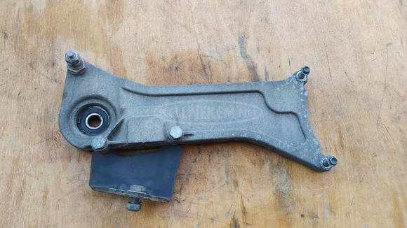 Aprilia Scarabeo 125 - 200 (piaggio) hátsó lengőkar - 1/8