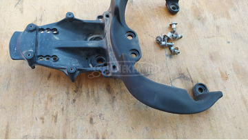 Aprilia Scarabeo 125 - 250 (piaggio) hátsó kapaszkodó