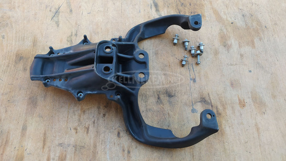 Aprilia Scarabeo 125 - 250 (piaggio) hátsó kapaszkodó - 5/8