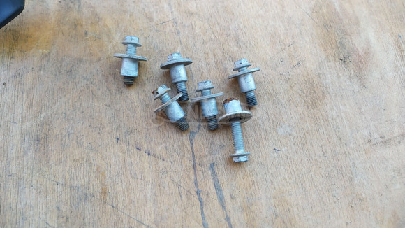 Aprilia Scarabeo 125 - 250 (piaggio) hátsó kapaszkodó - 8/8