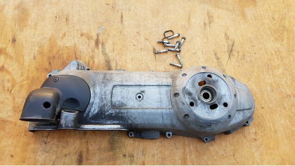 Aprilia Scarabeo 250 (piaggio) kuplung fedél - 1/10