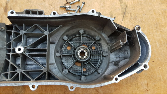 Aprilia Scarabeo 250 (piaggio) kuplung fedél - 6/10