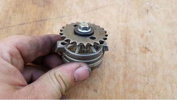 Aprilia Scarabeo 250 (piaggio) olajpumpa - 4/4