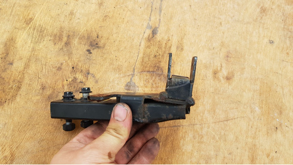 Aprilia Scarabeo 125 - 250 (piaggio) hátsó lábtartó konzol balos - 3/5