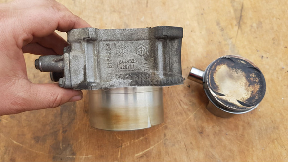 Piaggio Beverly Tourer 400 henger - 4/10