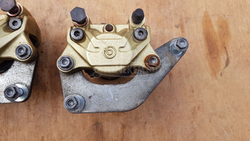 Piaggio Beverly Tourer 400 első féknyereg pár