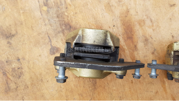 Piaggio Beverly Tourer 400 első féknyereg pár - 6/9