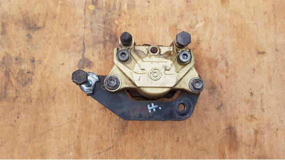 Piaggio Beverly Tourer 400 hátsó féknyereg - 5/5