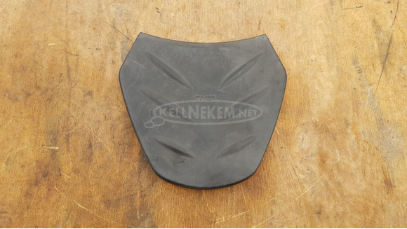 Piaggio Beverly Tourer 400 hátsó kapaszkodó burkolat - 1/6