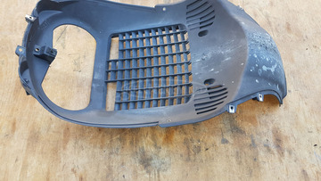 Piaggio Beverly Tourer 400 hűtő elötti idom