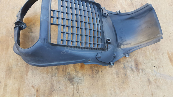 Piaggio Beverly Tourer 400 hűtő elötti idom - 5/9