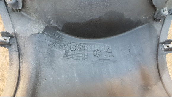 Piaggio Beverly Tourer 400 hűtő elötti idom - 7/9