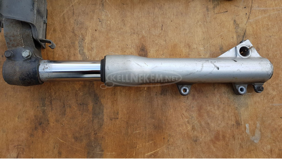 Piaggio Beverly Tourer 400 első villa - 8/9