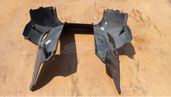 Suzuki Burgman UH 125 - 150 első idom alsó - 8/10