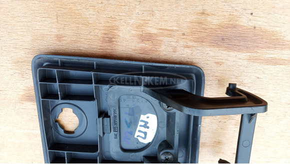 Suzuki Burgman UH 125 - 150 tank ajtó - 5/8