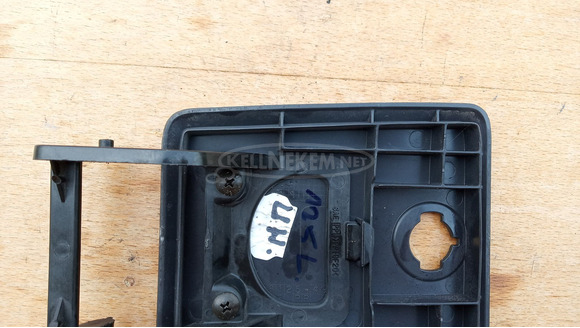 Suzuki Burgman UH 125 - 150 tank ajtó - 6/8