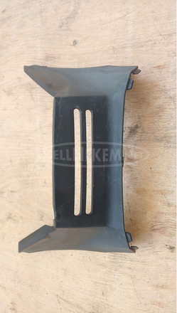 Suzuki Burgman UH 125 - 150 ülés alatti műanyag - 1/7