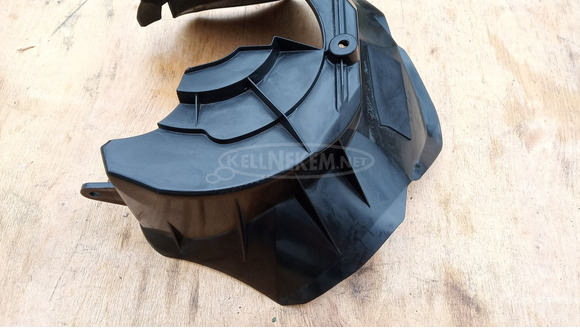 Suzuki Burgman UH 125 - 150 első kerék feletti műanyag - 2/6