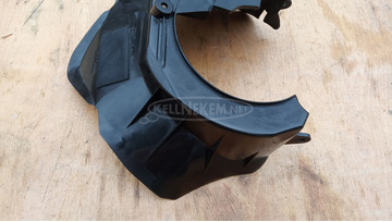 Suzuki Burgman UH 125 - 150 első kerék feletti műanyag