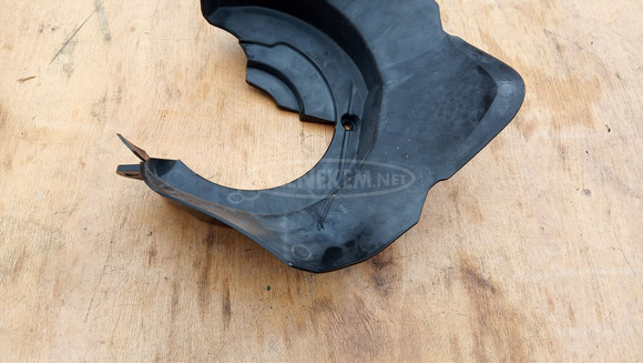 Suzuki Burgman UH 125 - 150 első kerék feletti műanyag - 6/6