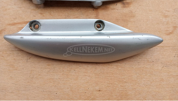 Suzuki Burgman UH 125 - 150 hátsó kapaszkodó ezüst - 2/8