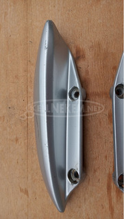 Suzuki Burgman UH 125 - 150 hátsó kapaszkodó ezüst