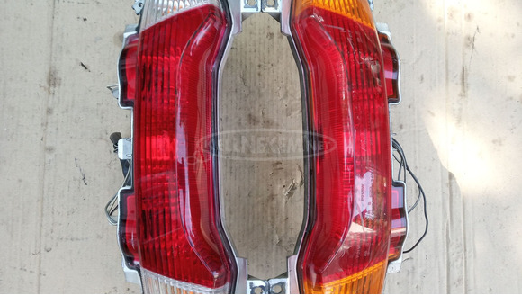 Suzuki Burgman UH 125 - 150 hátsó lámpa