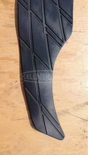 Suzuki Burgman UH 125 - 150 gumiszőnyeg balos