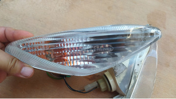 Suzuki Burgman UH 125 - 150 első irányjelző pár