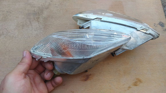 Suzuki Burgman UH 125 - 150 első irányjelző pár - 5/7